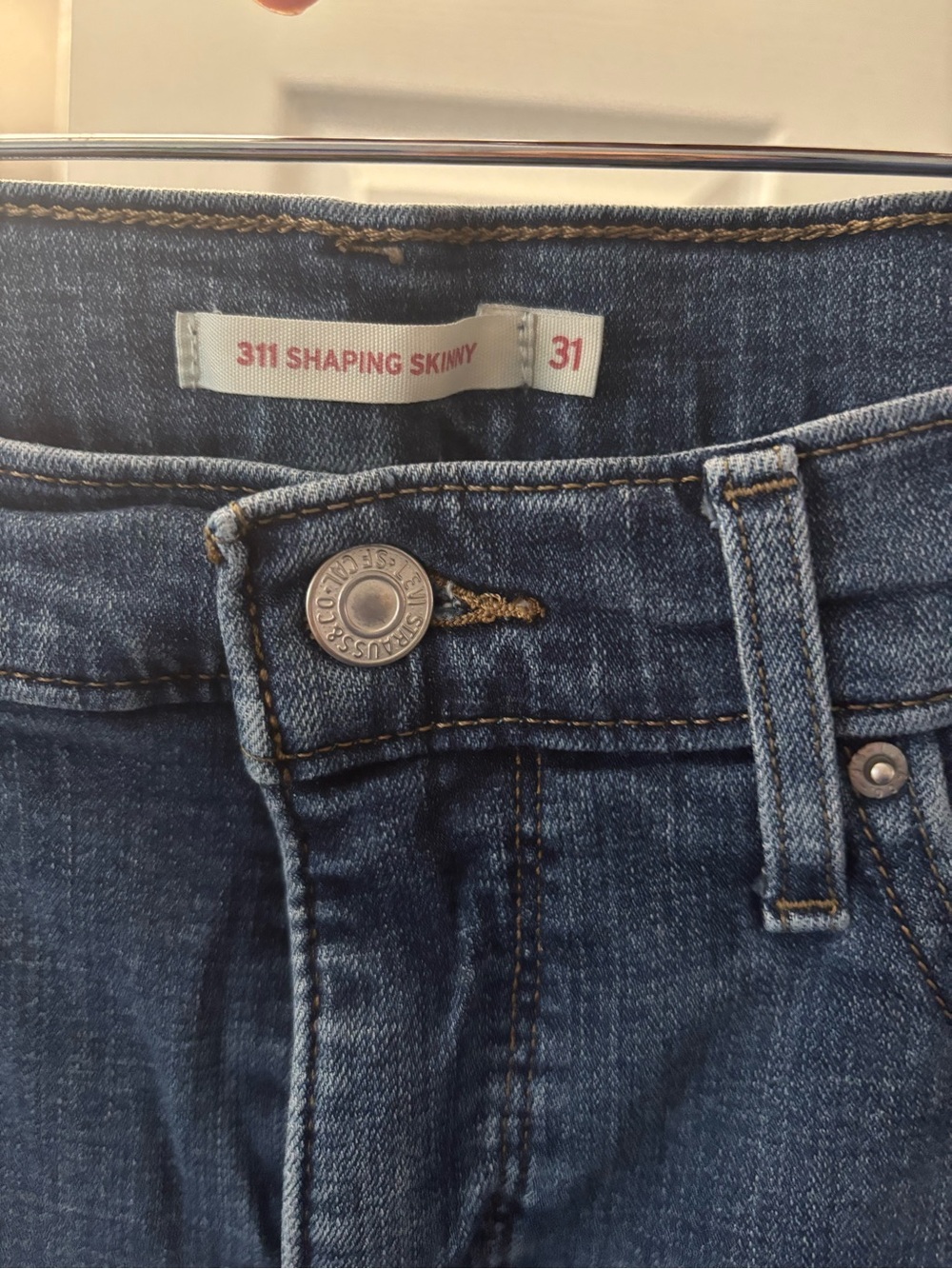 Levi's Women's Skinny Jeans in Medium Blue Denim